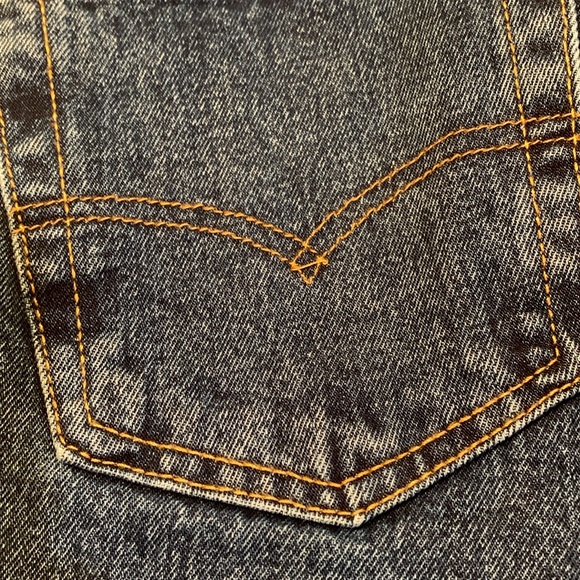Like new Levi’s - Picture 10 of 10